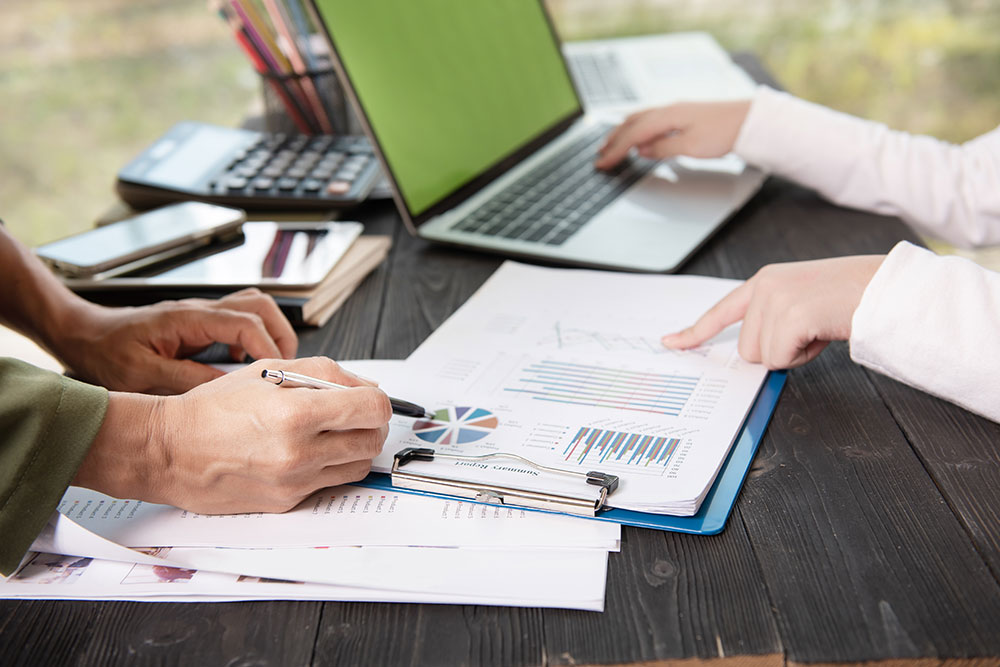 corporate tax advisors